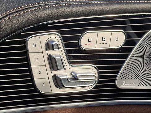 Used 2025 Mercedes-Benz GLS 580 GLS 580 image 27