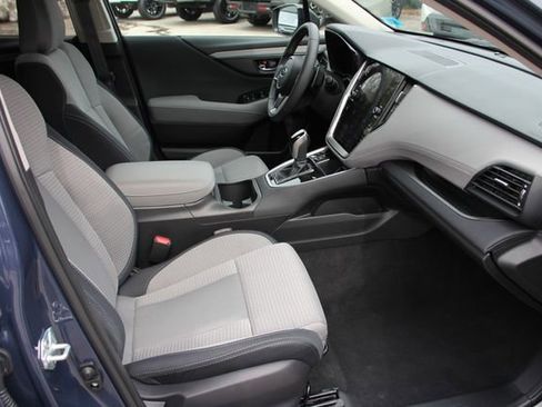 Used 2025 Subaru Outback Premium image 33