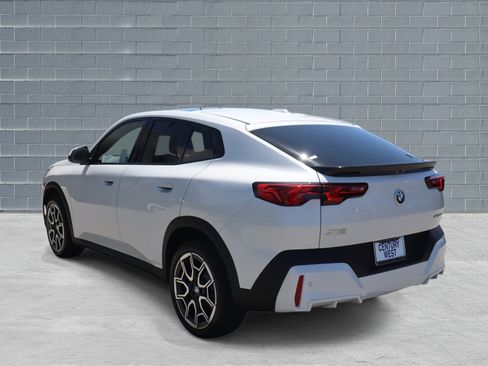 Used 2025 BMW X2 xDrive28i w/ Premium Package image 7