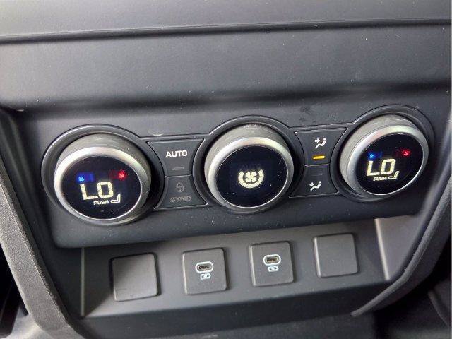 Used 2025 Land Rover Defender 110 V8 AWD/4WD image 14