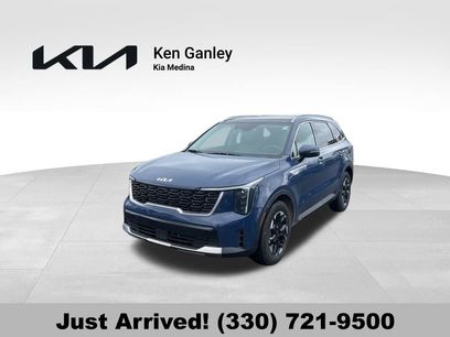 Certified 2025 Kia Sorento S w/ Panoramic Sunroof Package