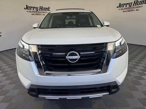 Used 2025 Nissan Pathfinder Platinum w/ Cargo Package FWD image 4