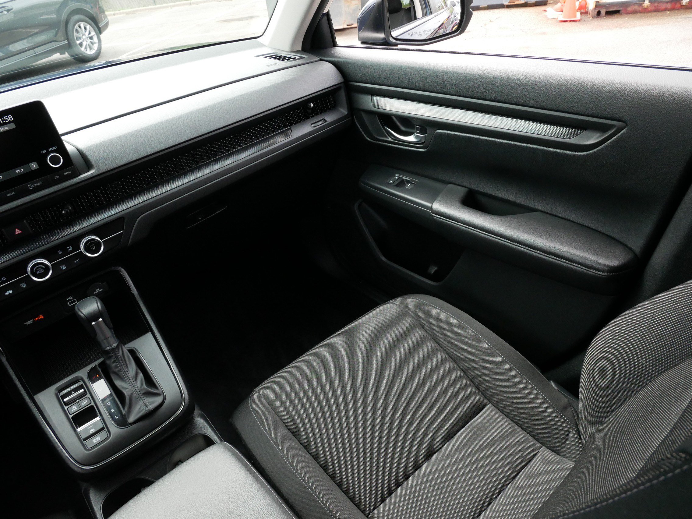 Used 2024 Honda CR-V LX image 11