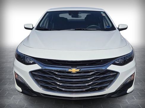 Used 2023 Chevrolet Malibu LT image 2