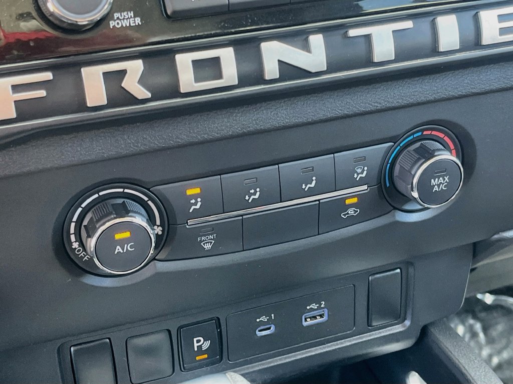 Used 2025 Nissan Frontier SV AWD/4WD image 16