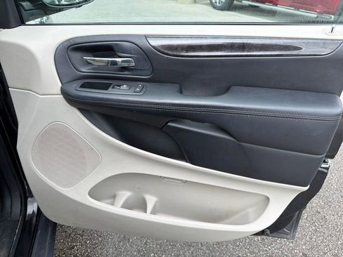 Used 2016 Dodge Grand Caravan SE w/ Quick Order Package 29E SE FWD image 19