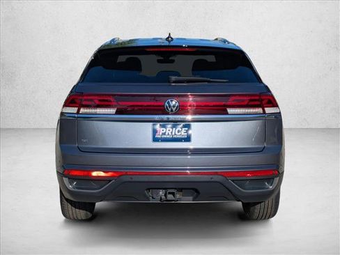Used 2024 Volkswagen Atlas Cross Sport SE FWD image 6
