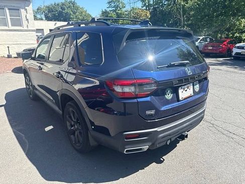Certified 2023 Honda Pilot Sport image 4
