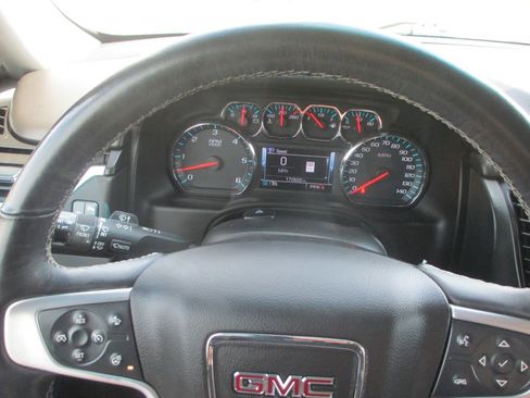 Used 2018 GMC Yukon XL SLT w/ Open Road Package AWD/4WD image 35