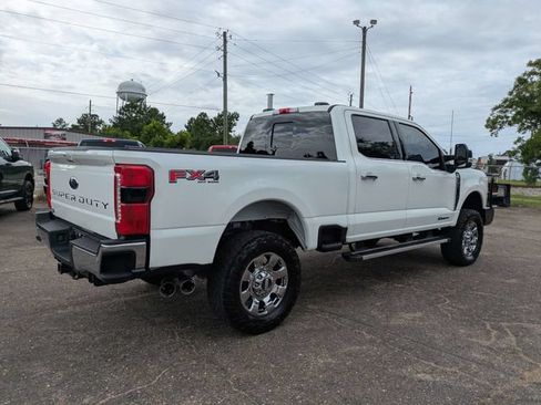 Used 2026 Ford F250 Lariat w/ Lariat Premium Package AWD/4WD image 4