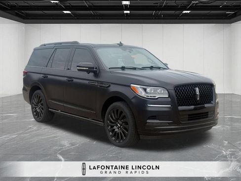 Used 2023 Lincoln Navigator Black Label AWD/4WD image 7