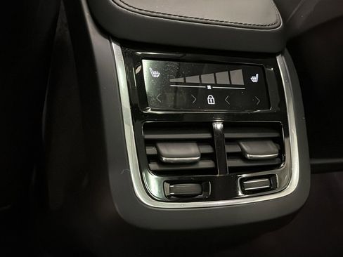 Used 2023 Volvo XC90 B5 Plus w/ Protection Package Premier image 28