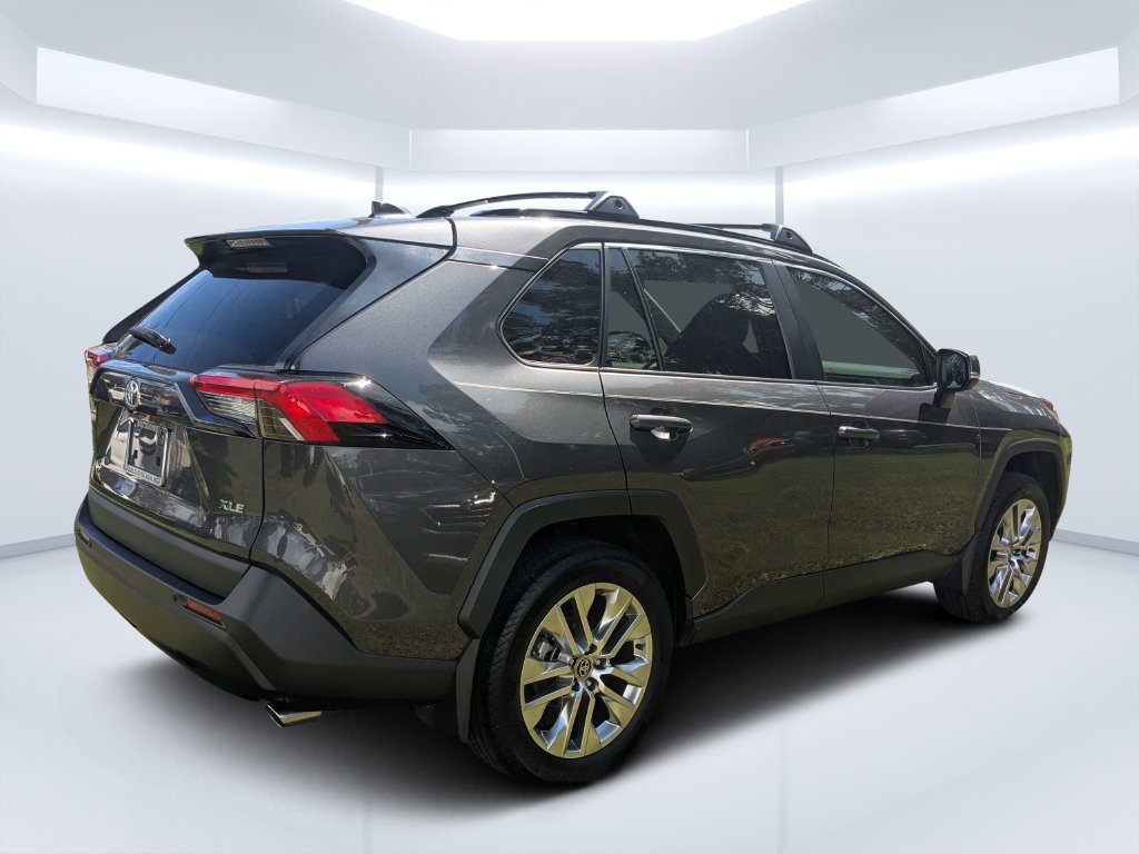 Used 2025 Toyota RAV4 XLE Premium FWD image 3