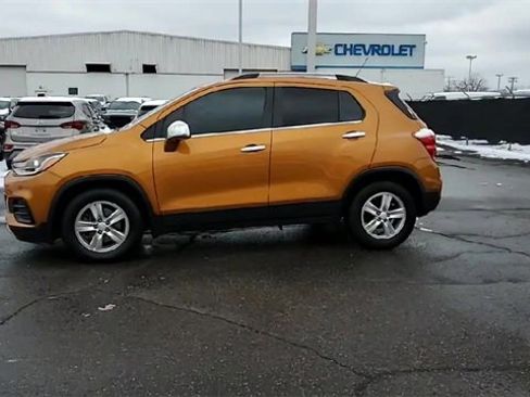 Certified 2017 Chevrolet Trax LT w/ Driver Confidence Package image 4