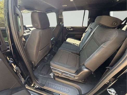 Used 2023 Chevrolet Suburban LS RWD image 28