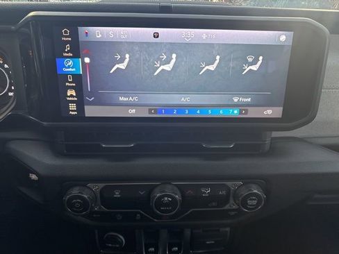 Used 2025 Jeep Wrangler Sport image 25