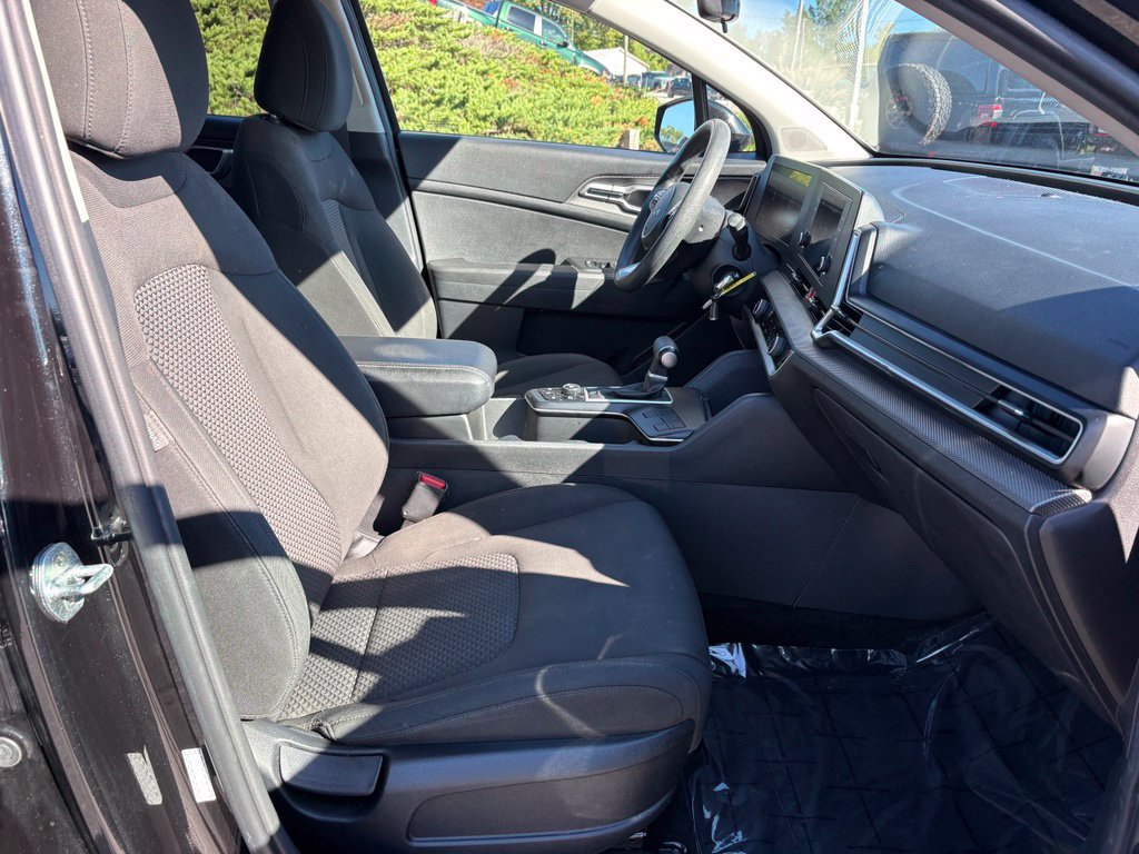 Used 2023 Kia Sportage LX FWD image 19