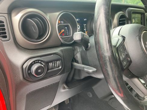Used 2019 Jeep Wrangler Unlimited Sport S AWD/4WD image 17