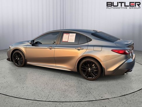 Certified 2025 Toyota Camry SE FWD image 3