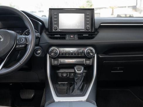 Used 2022 Toyota RAV4 XLE Premium FWD image 31