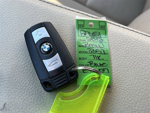 Used 2012 BMW 335i Convertible image 31