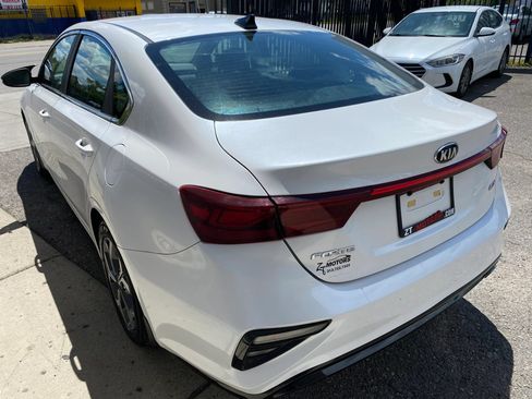 Used 2019 Kia Forte EX FWD image 2