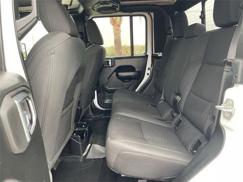 Used 2021 Jeep Gladiator Sport image 24