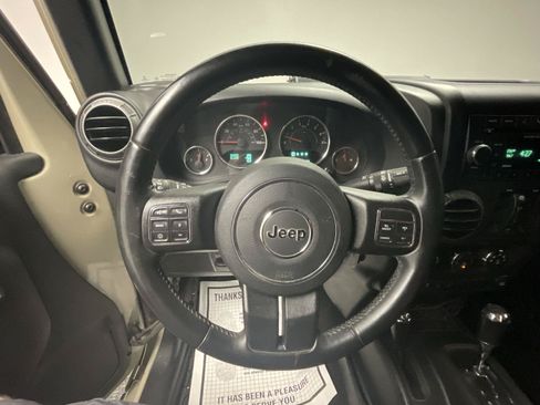 Used 2018 Jeep Wrangler Unlimited Sport S AWD/4WD image 14