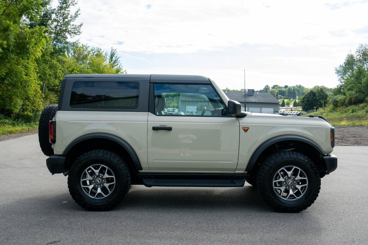 Used 2025 Ford Bronco Badlands AWD/4WD image 2