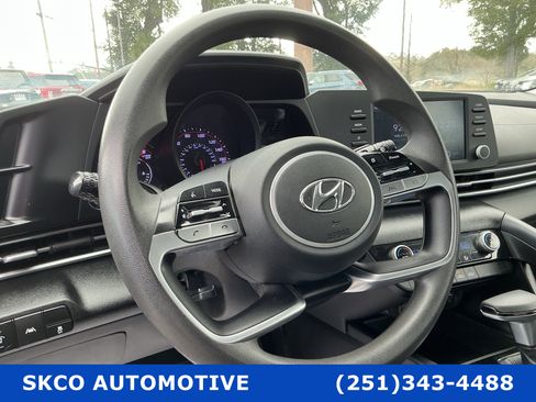 Used 2021 Hyundai Elantra SEL image 19