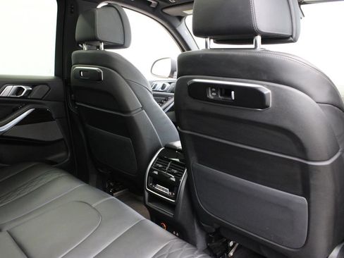Used 2025 BMW X5 xDrive50e AWD/4WD image 23