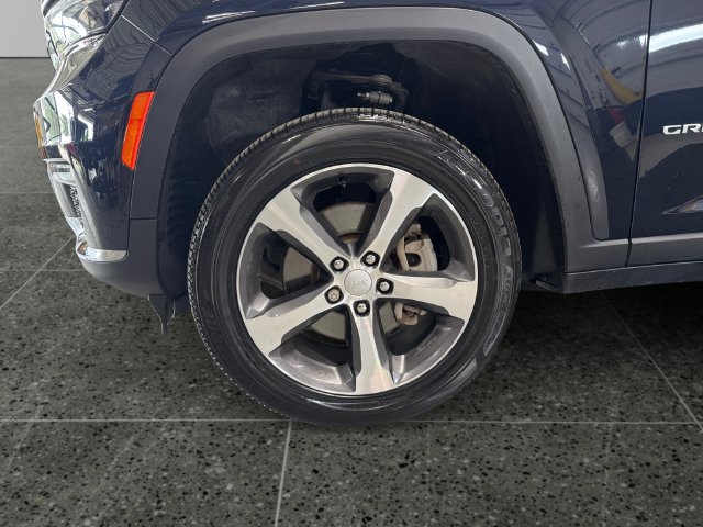 Used 2024 Jeep Grand Cherokee L Limited AWD/4WD image 27