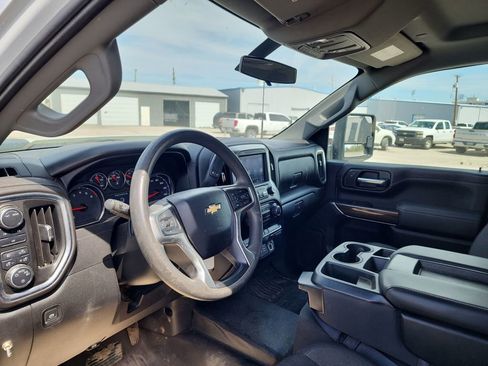 Used 2020 Chevrolet Silverado 2500 LT AWD/4WD image 10
