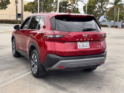 Certified 2023 Nissan Rogue SV FWD image 6