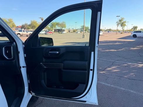 Used 2020 Chevrolet Silverado 1500 LT image 18