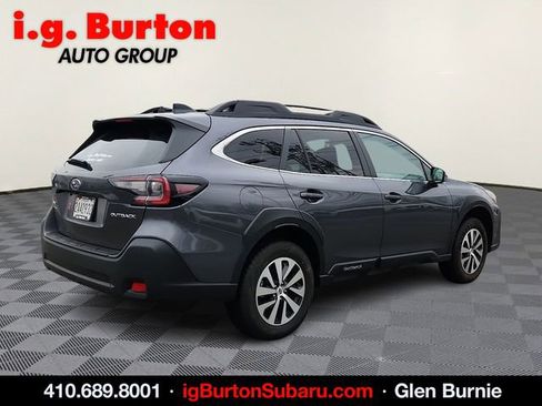 Used 2025 Subaru Outback Premium image 6