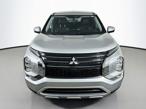 Used 2024 Mitsubishi Outlander SE AWD/4WD image 2