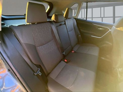 Used 2021 Toyota RAV4 XLE w/ Convenience Package image 25