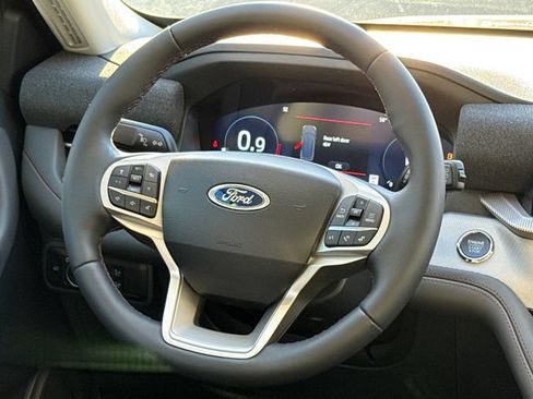 New 2026 Ford Explorer Active RWD image 14