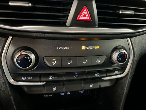 Used 2019 Hyundai Santa Fe SEL image 16