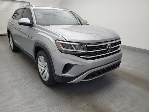 Used 2020 Volkswagen Atlas Cross Sport SE image 13