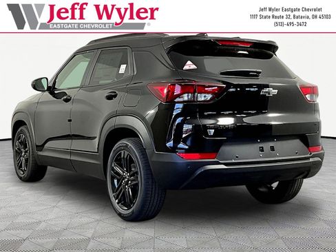 New 2026 Chevrolet TrailBlazer LT w/ Midnight Edition FWD image 4
