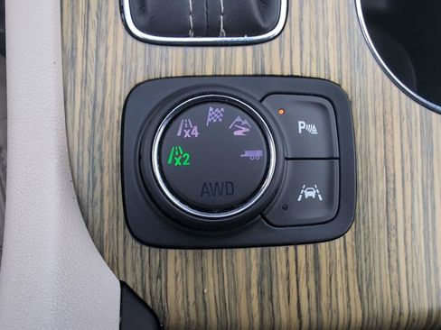 Used 2019 GMC Acadia Denali w/ Technology Package AWD/4WD image 29