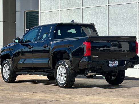 Certified 2025 Toyota Tacoma SR5 image 7