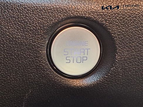 Certified 2025 Kia Sorento S w/ Panoramic Sunroof Package image 11