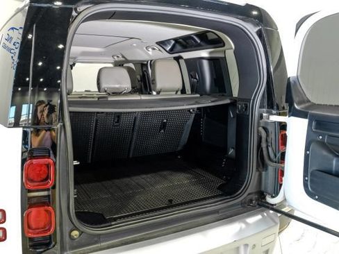 Used 2021 Land Rover Defender 110 SE AWD/4WD image 82