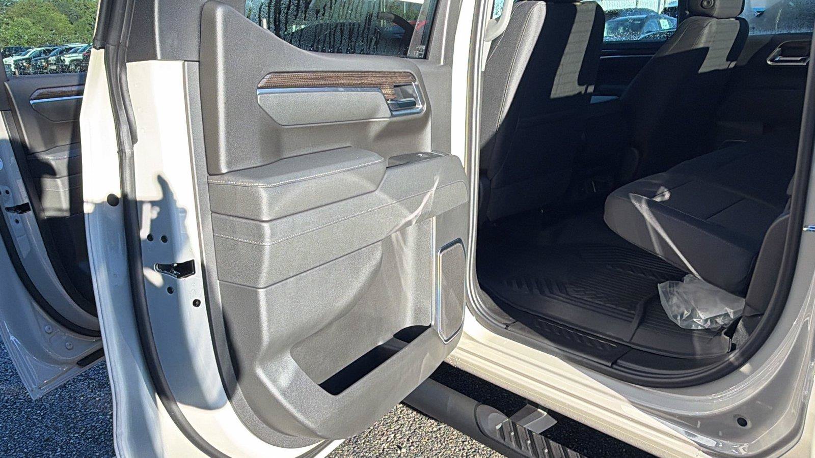New 2026 Chevrolet Silverado 1500 RST AWD/4WD image 18