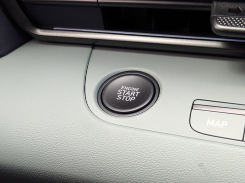 New 2025 Hyundai Elantra Limited image 13