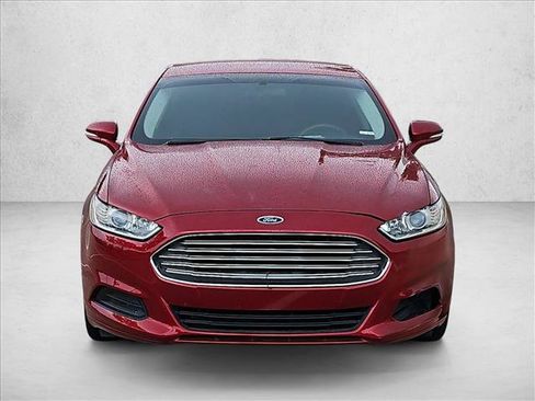 Used 2016 Ford Fusion SE FWD image 2