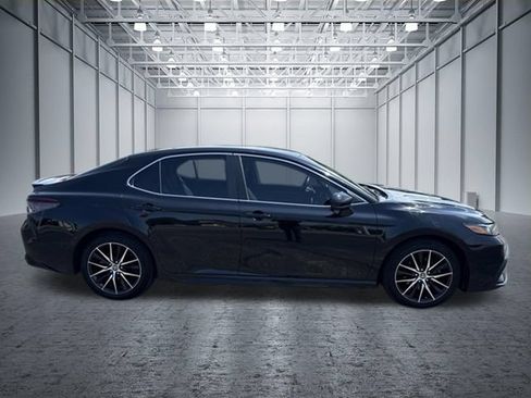 Certified 2021 Toyota Camry SE FWD image 6